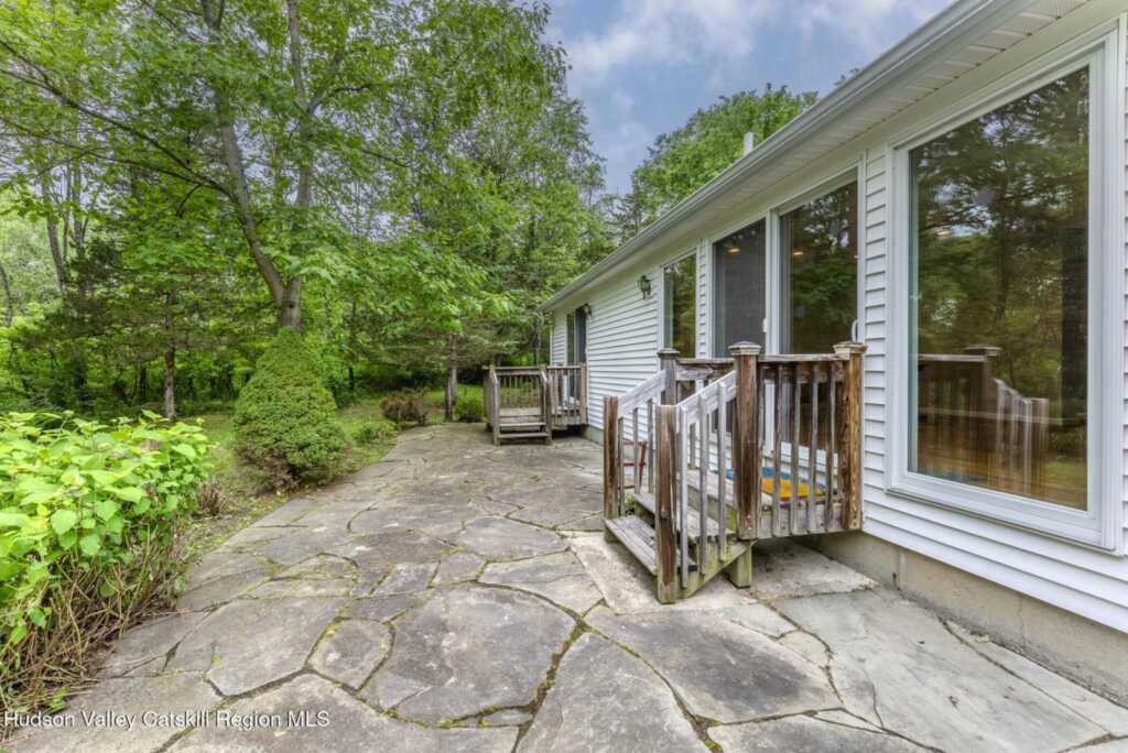 8 Enclave Manor Drive, New Paltz, NY 12561 - Photo 33 of 39