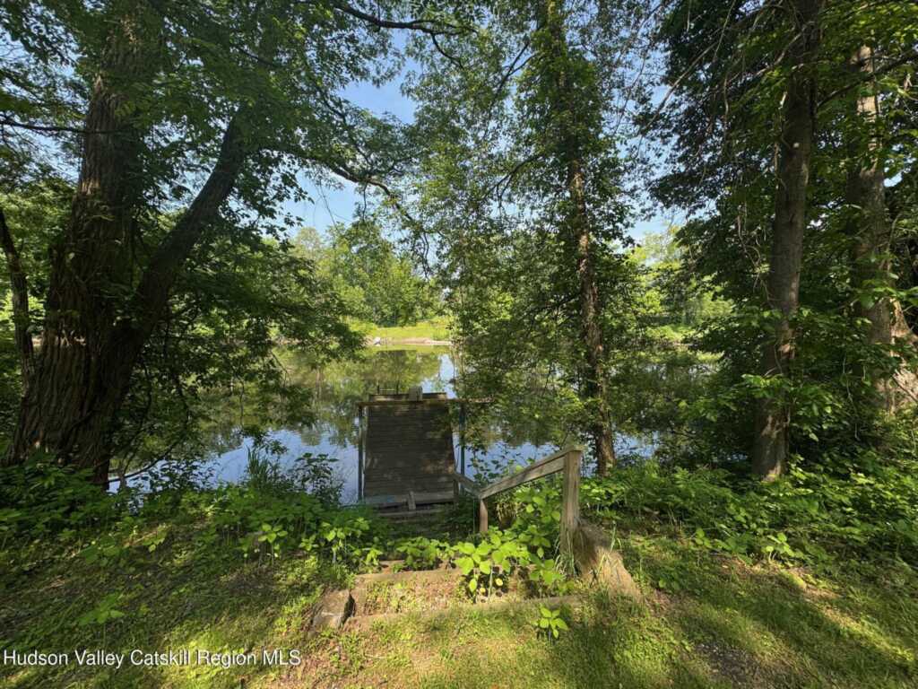 102 Eastern Parkway Parkway, Saugerties, NY 12477 - Photo 2 of 13