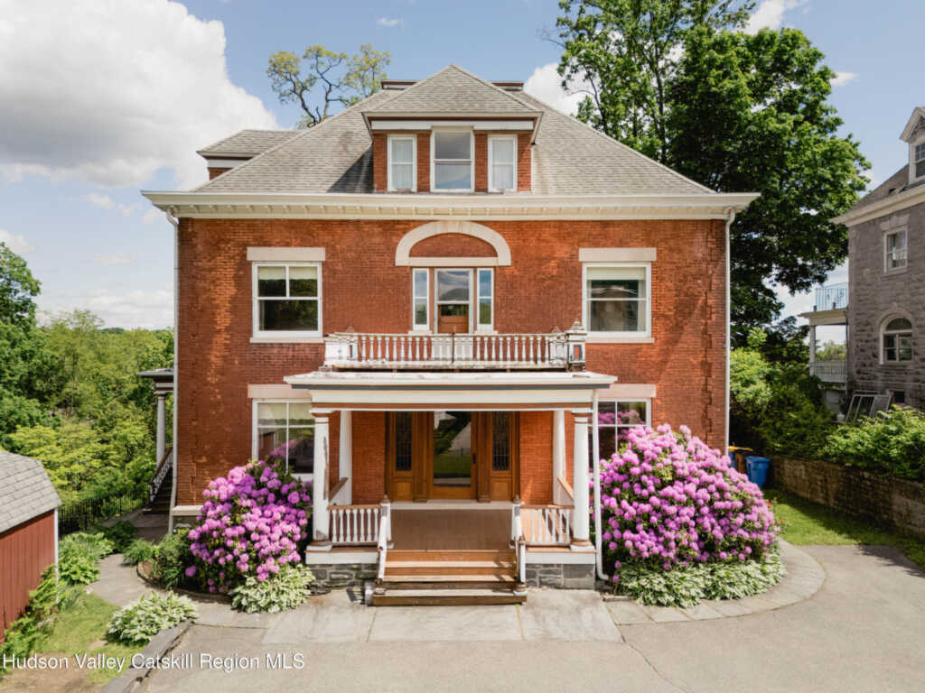 12 Chestnut Street, Kingston, NY 12401