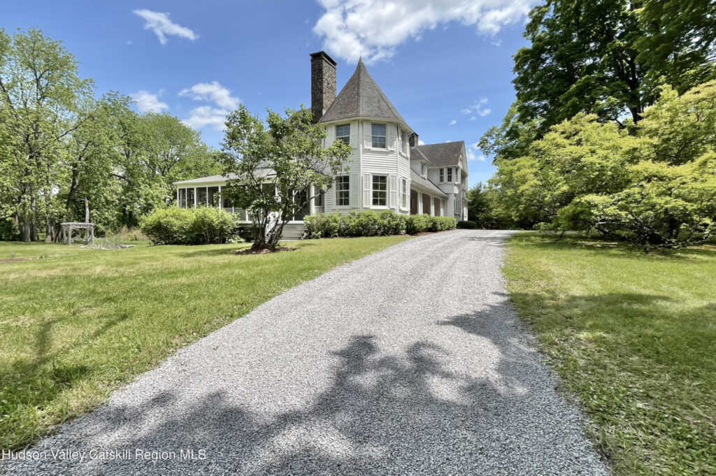 55 Leggett Road, Stone Ridge, NY 12484 - Photo 4 of 44