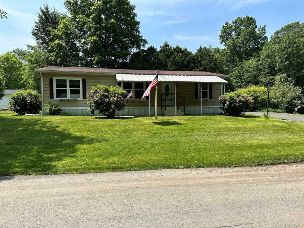 21 Maunaloa Lane, New Paltz, NY 12561