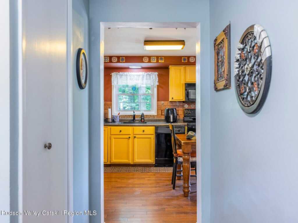84 Van Nostrand Road, New Paltz, NY 12561 - Photo 5 of 37