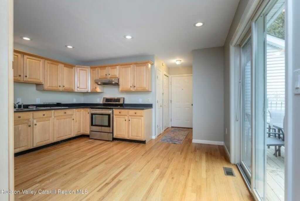 8 Enclave Manor Drive, New Paltz, NY 12561 - Photo 15 of 39