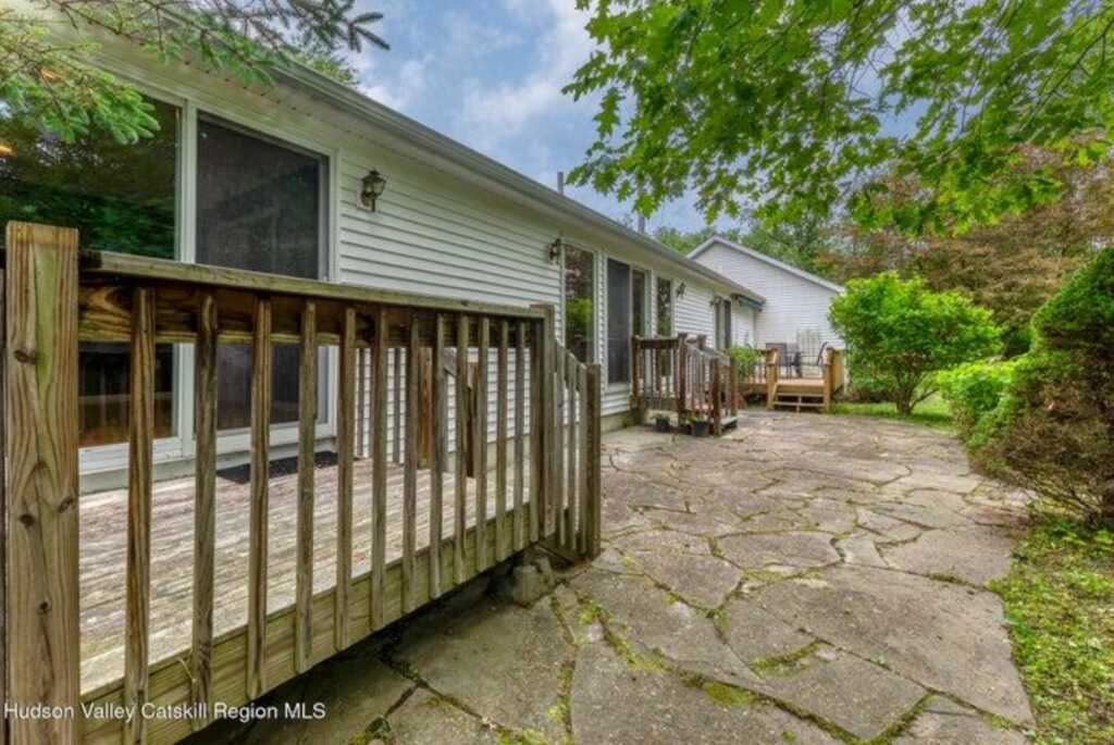 8 Enclave Manor Drive, New Paltz, NY 12561 - Photo 31 of 39