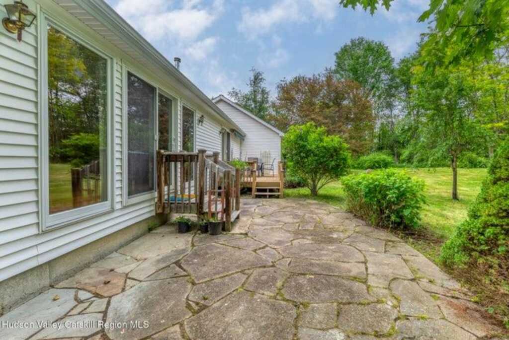 8 Enclave Manor Drive, New Paltz, NY 12561 - Photo 32 of 39