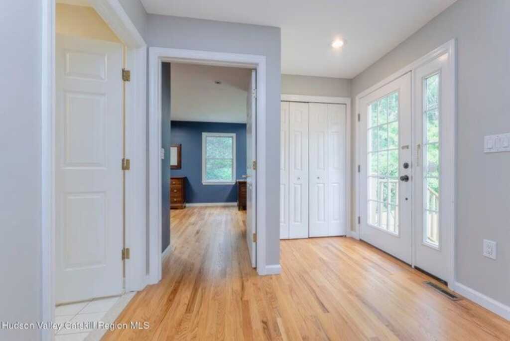 8 Enclave Manor Drive, New Paltz, NY 12561 - Photo 4 of 39