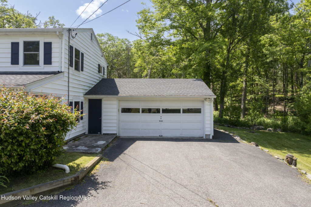 274 Morgan Hill Road, Hurley, NY 12443 - Photo 2 of 35