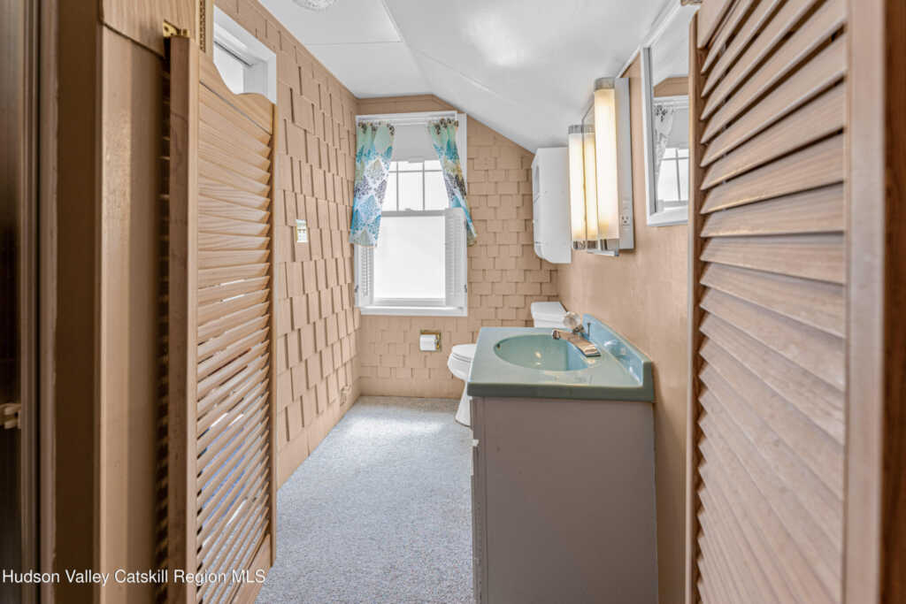 429 Albany Avenue, Kingston, NY 12401 - Photo 16 of 31