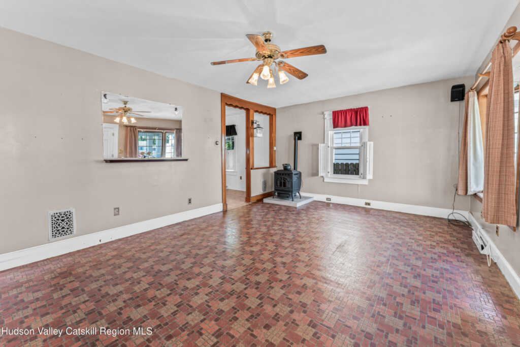 429 Albany Avenue, Kingston, NY 12401 - Photo 6 of 31