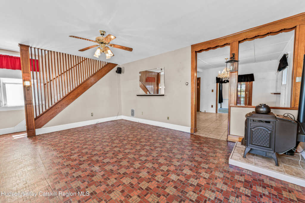 429 Albany Avenue, Kingston, NY 12401 - Photo 7 of 31