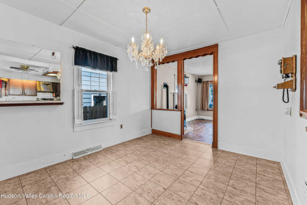 429 Albany Avenue, Kingston, NY 12401 - Photo 9 of 31