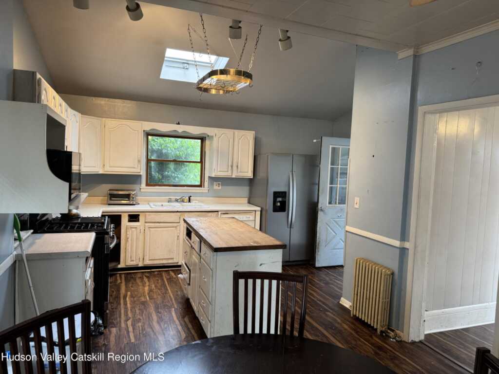 154 Foxhall Avenue, Kingston, NY 12401 - Photo 6 of 23