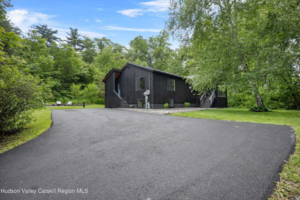 100 Palaphene Road, New Paltz, NY 12561 - Photo 2 of 47