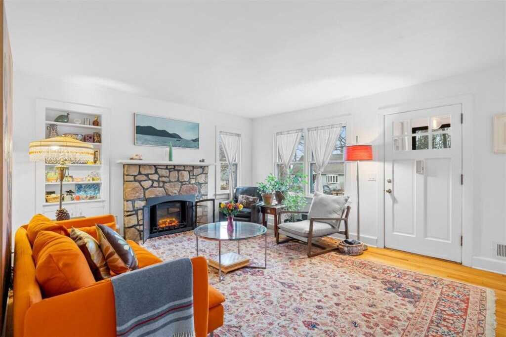 42 Center Street, New Paltz, NY 12561 - Photo 4 of 25