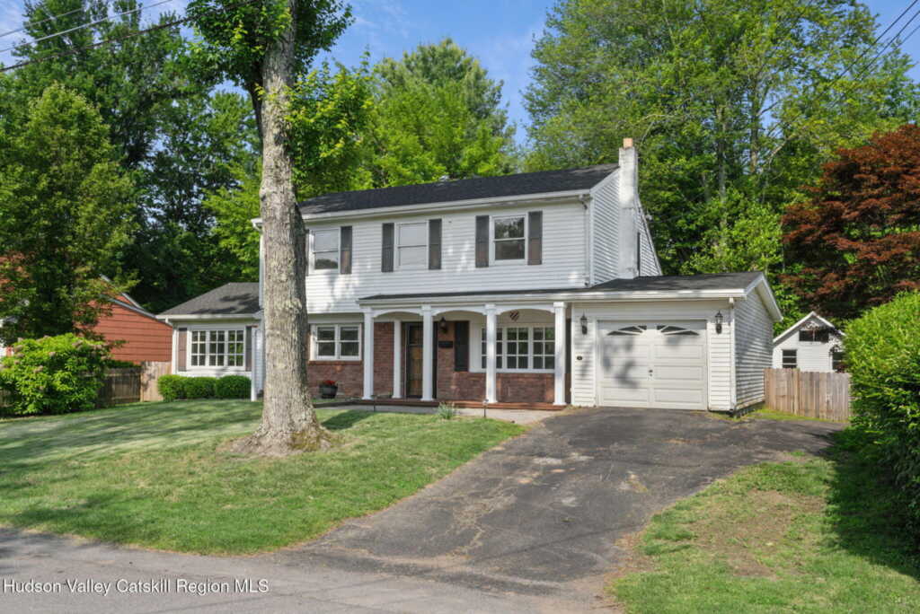 6 Stevens Court, Saugerties, NY 12477 - Photo 3 of 38