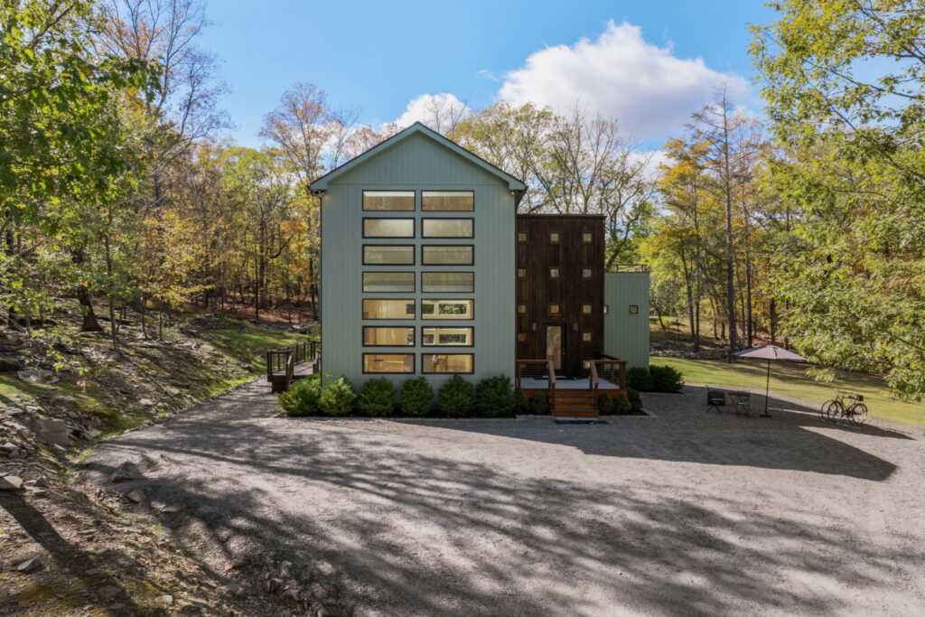 44 Old Wagon Road, Woodstock, NY 12498