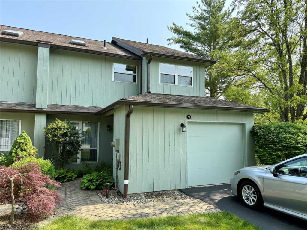 11 Creek Circle, Rhinebeck, NY 12572