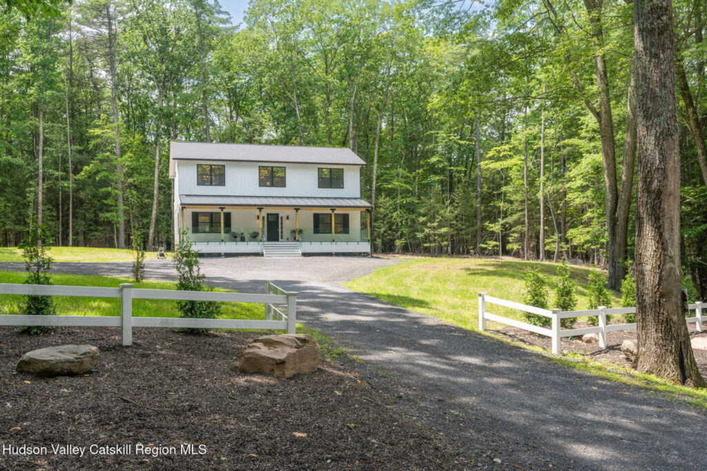 32 Maurizi Lane, Woodstock, NY 12498