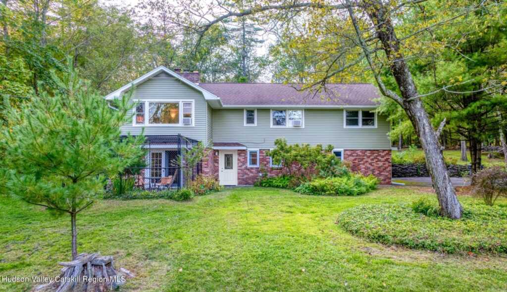 15 Forestwood Drive, Woodstock, NY 12498