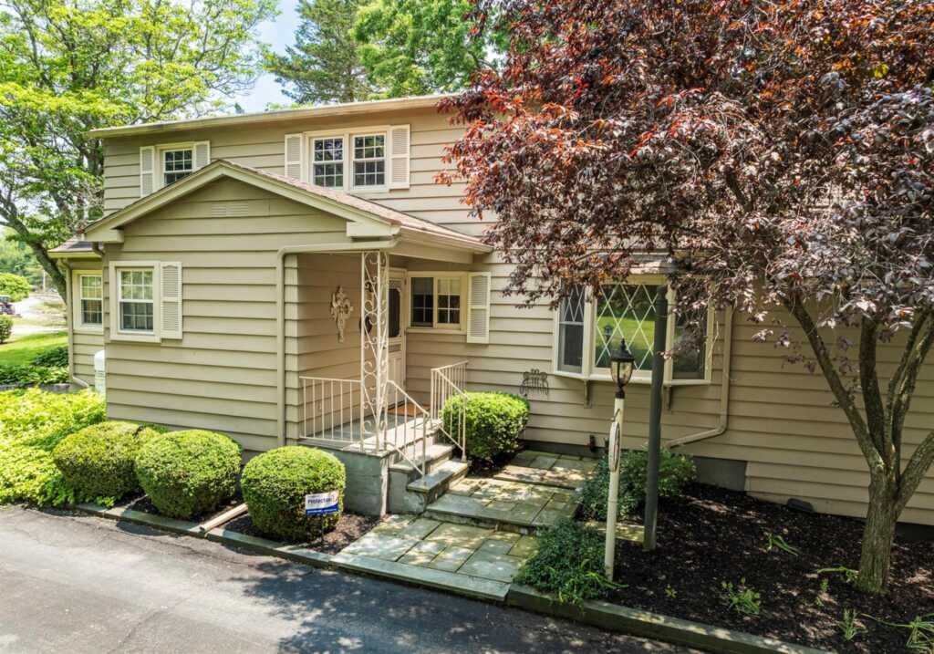 24 Pitcher Road, Rhinebeck, NY 12572 - Photo 4 of 39