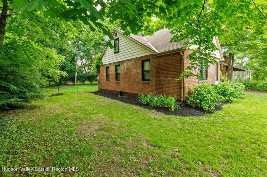 42 Center Street, New Paltz, NY 12561 - Photo 2 of 25