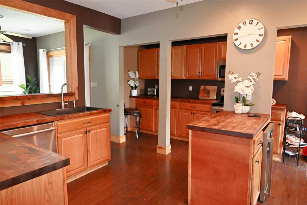 114 First Avenue, Kingston, NY 12401 - Photo 8 of 49
