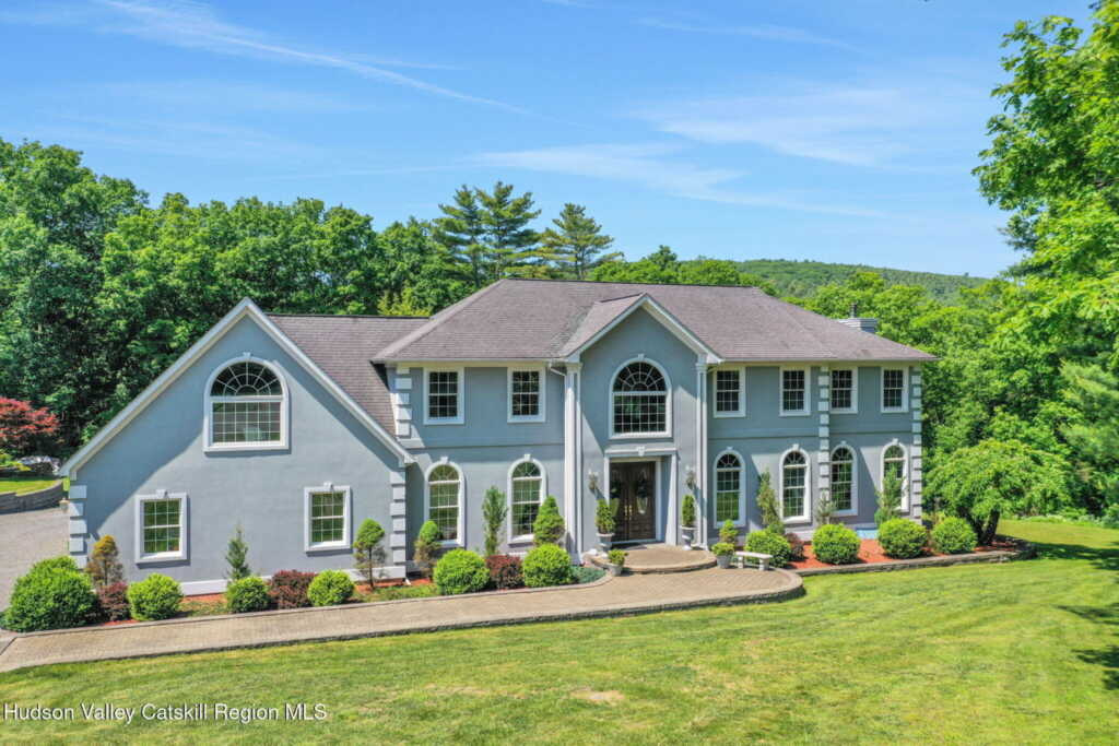 95 Fawn Hill Court, Kingston, NY 12401