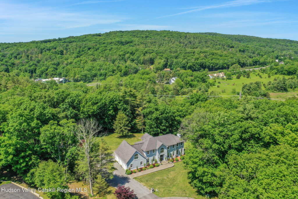 95 Fawn Hill Court, Kingston, NY 12401 - Photo 4 of 50