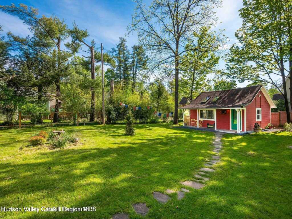 12 Library Lane, Woodstock, NY 12498 - Photo 22 of 33
