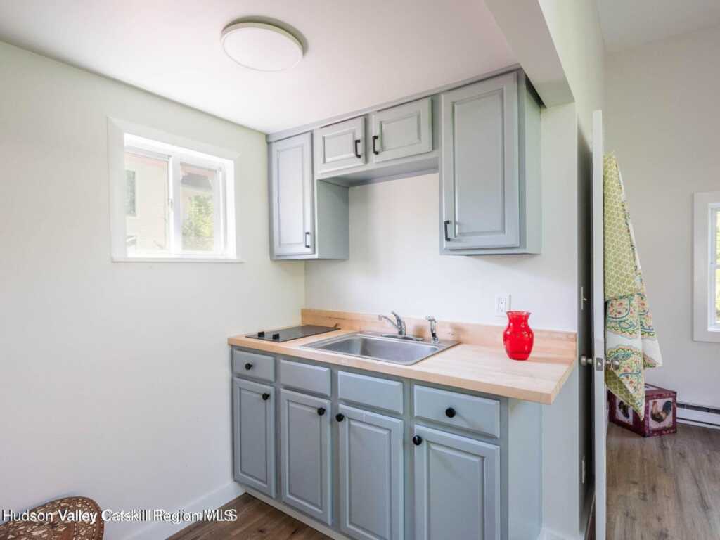 12 Library Lane, Woodstock, NY 12498 - Photo 26 of 33