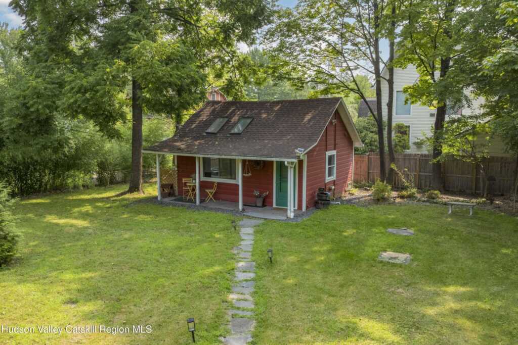 12 Library Lane, Woodstock, NY 12498 - Photo 37 of 50