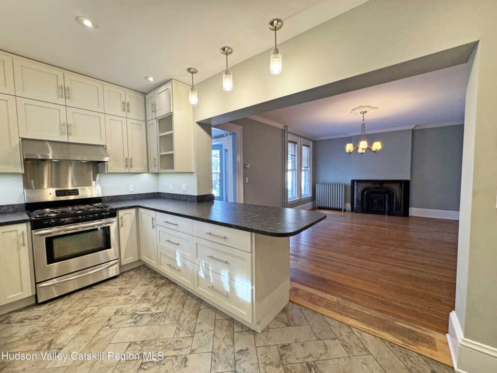 11 Bridge Street, Saugerties, NY 12477 - Photo 23 of 50