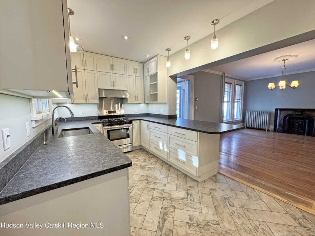 11 Bridge Street, Saugerties, NY 12477 - Photo 24 of 50