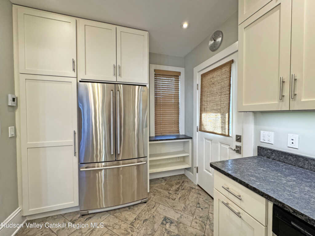 11 Bridge Street, Saugerties, NY 12477 - Photo 28 of 50