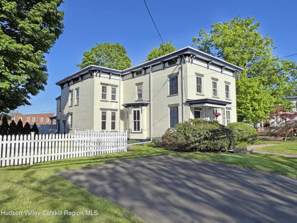 11 Bridge Street, Saugerties, NY 12477 - Photo 3 of 50