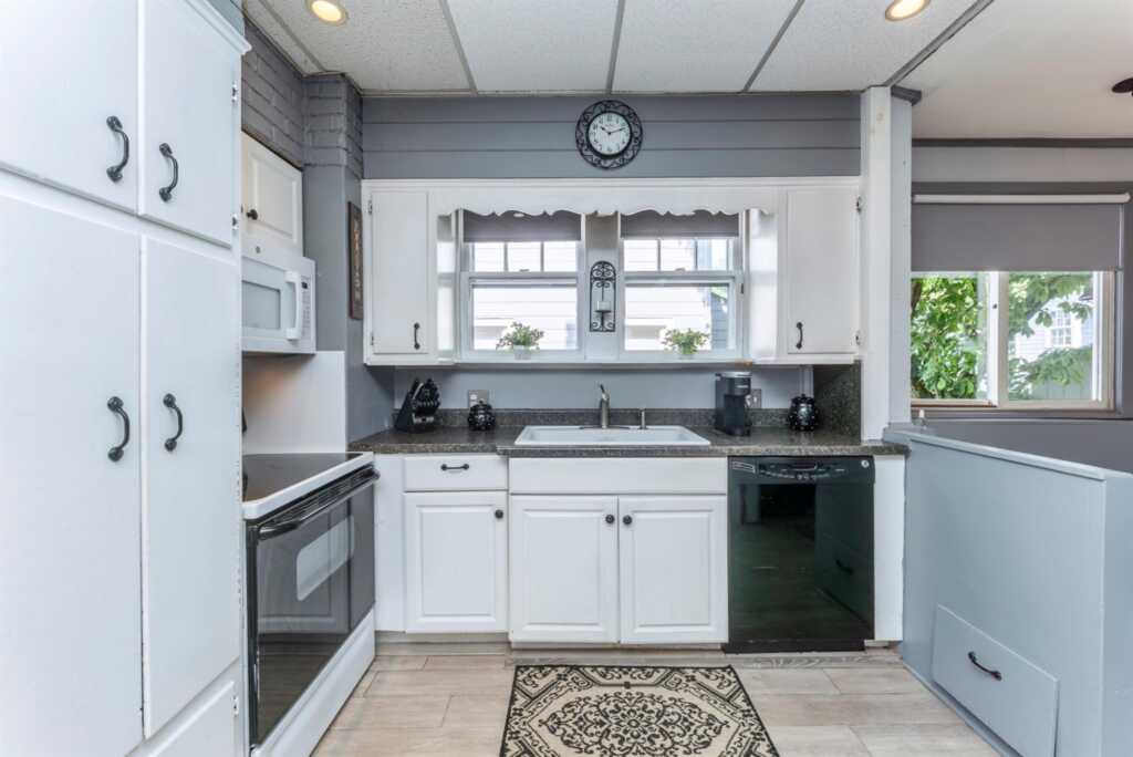 35 Derrenbacher Street, Kingston, NY 12401 - Photo 15 of 48