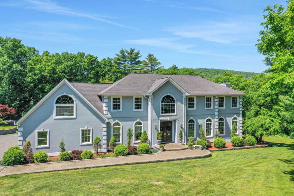 95 Fawn Hill Court, Kingston, NY 12401