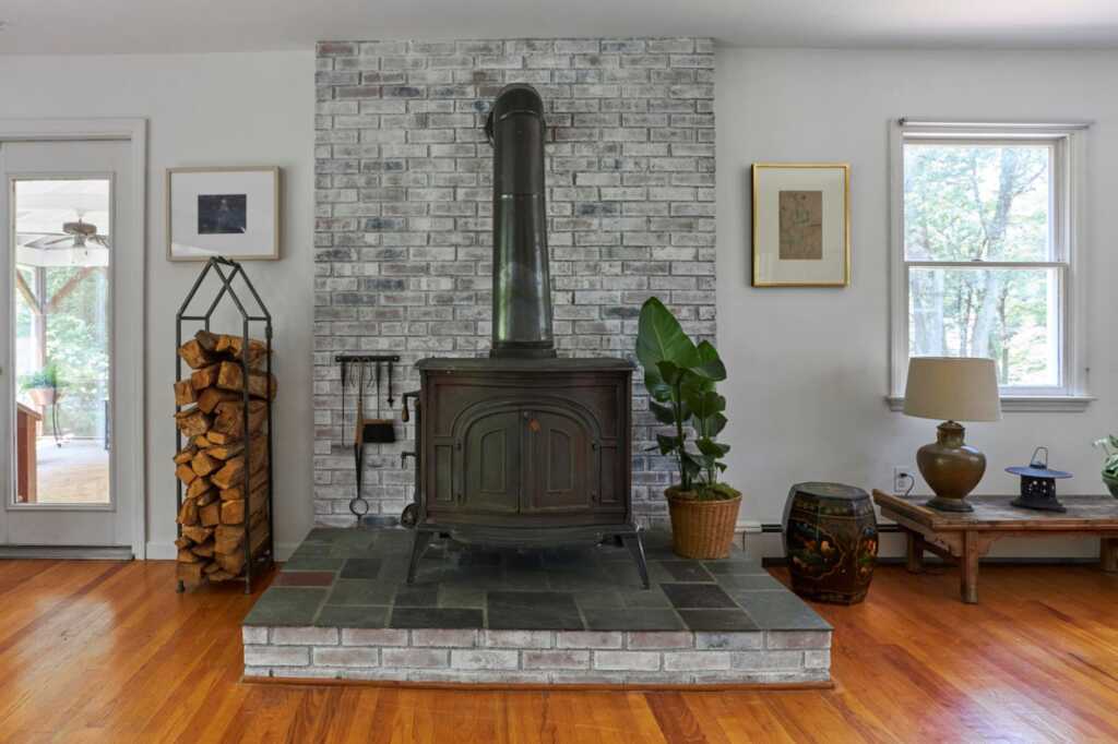 141 Lamoree Road, Rhinebeck, NY 12572 - Photo 4 of 30