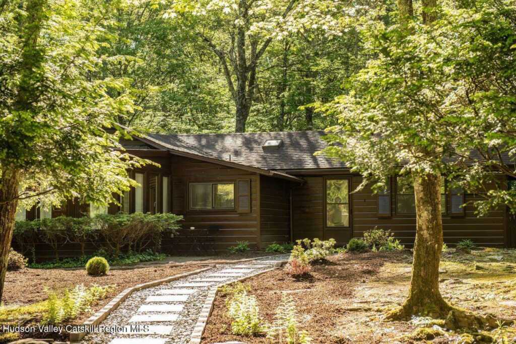276 Chestnut Hill Road, Woodstock, NY 12498