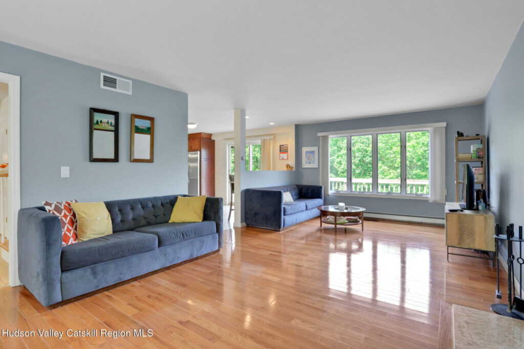 14 Glenerie Lane, Saugerties, NY 12477 - Photo 4 of 46