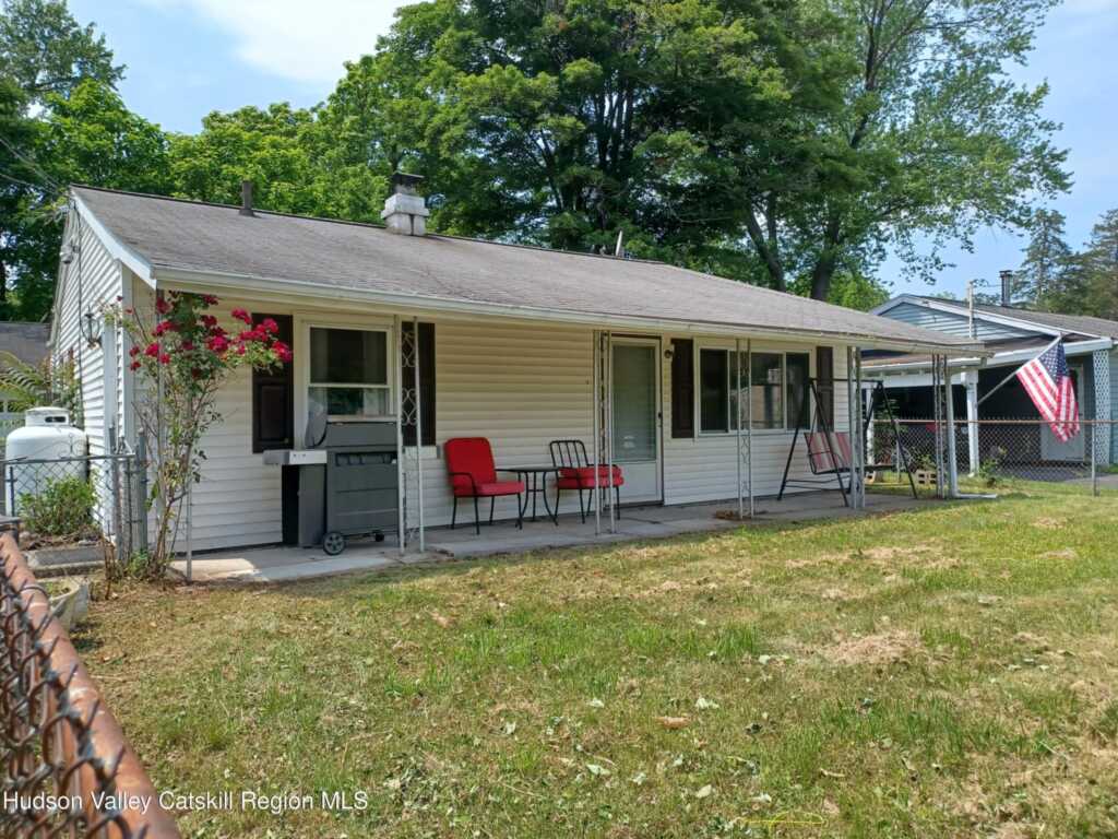 14 Center Road, High Falls, NY 12440