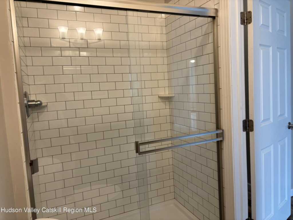 666 Broadway, Unit ##3  3rd Fl, Kingston, NY 12401 - Photo 10 of 16