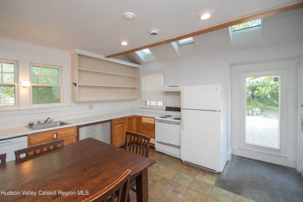 38 Plattekill Avenue, New Paltz, NY 12561 - Photo 5 of 50