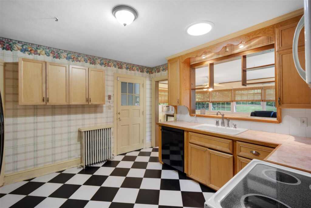 167 Tammany Street, Kingston, NY 12401 - Photo 13 of 44