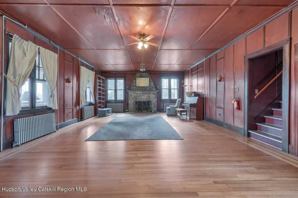 996 Dominican Lane, Saugerties, NY 12477 - Photo 4 of 35