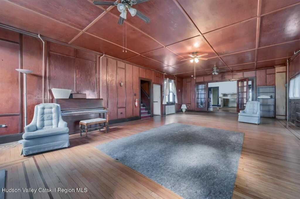 996 Dominican Lane, Saugerties, NY 12477 - Photo 5 of 35