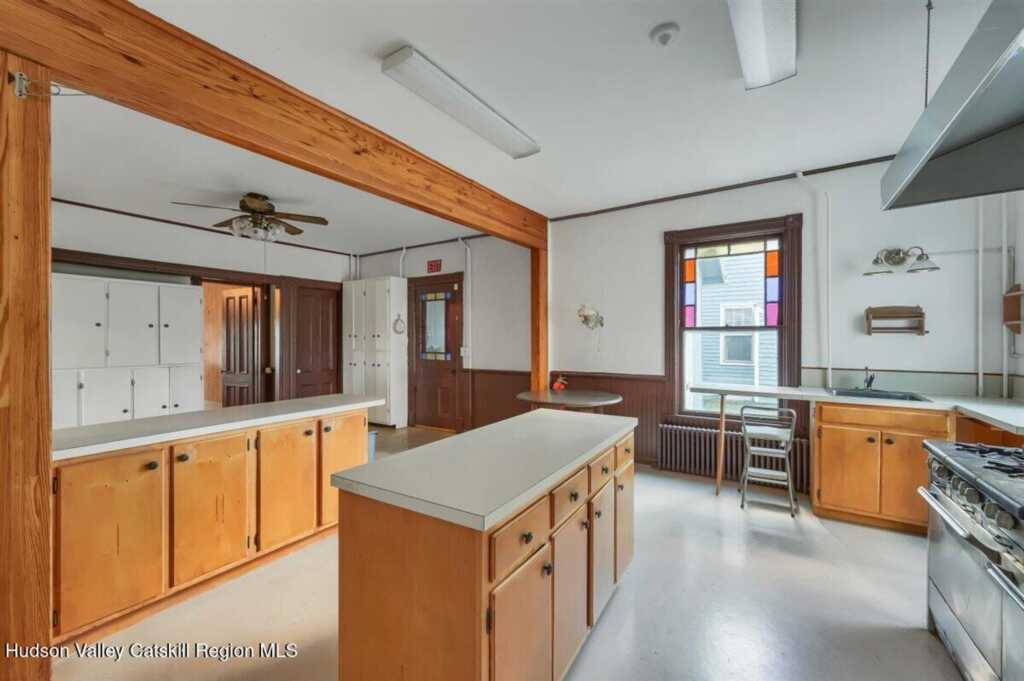 996 Dominican Lane, Saugerties, NY 12477 - Photo 8 of 35