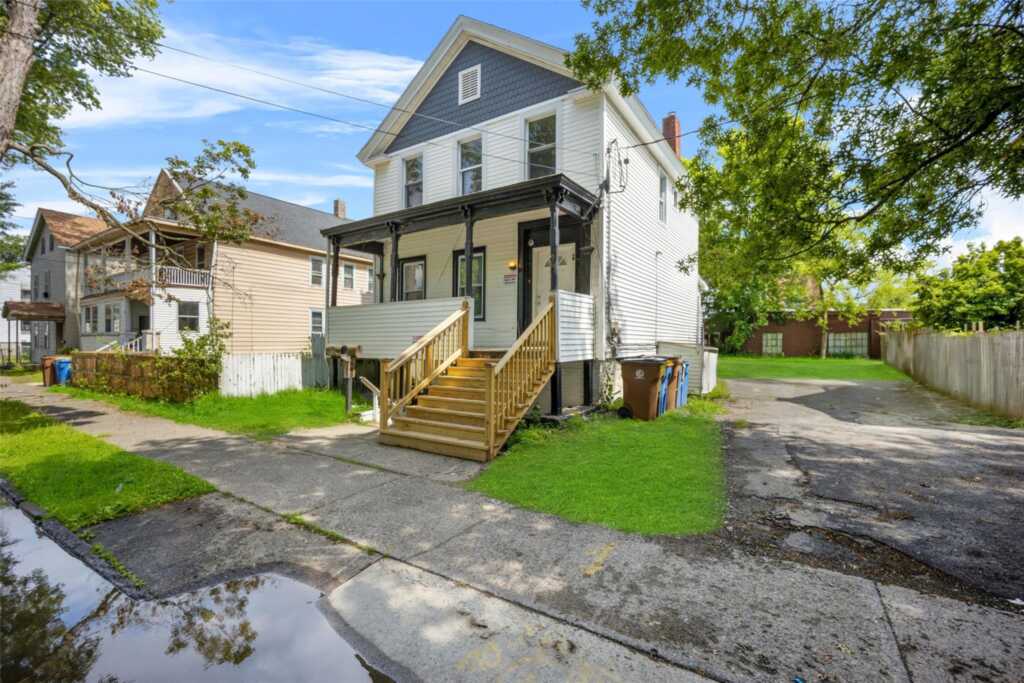 96 Cedar Street, Kingston, NY 12401 - Photo 2 of 37