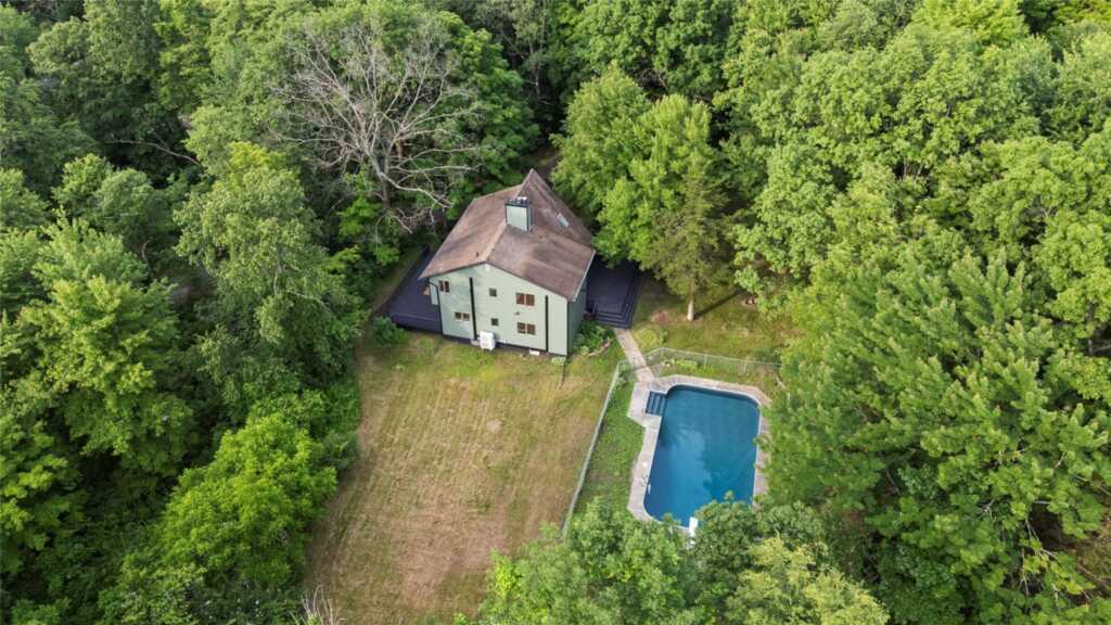 255 Lake Drive, Rhinebeck, NY 12572
