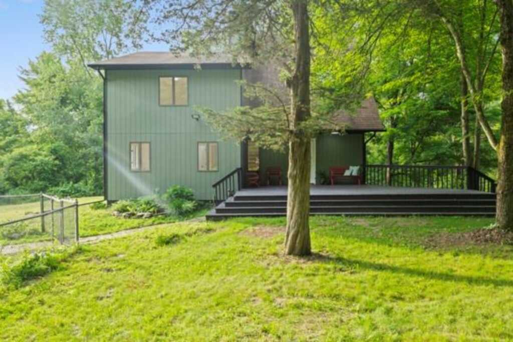 255 Lake Drive, Rhinebeck, NY 12572 - Photo 3 of 34